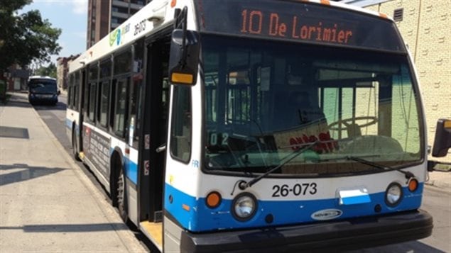 إحدى حافلات النقل العام في مونتريال