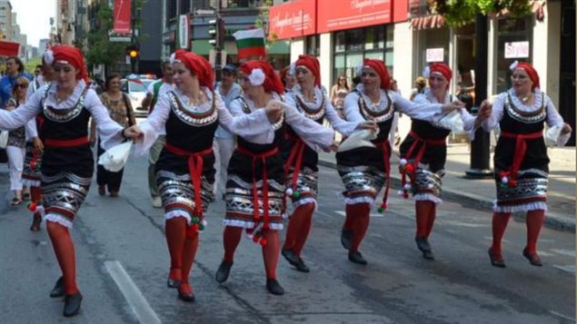 Representación de Bulgaria en el desfile del 2012.  