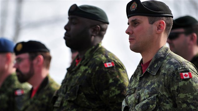 Des soldats canadiens membres de la mission de l'OTAN à Sarajevo, en mars 2010