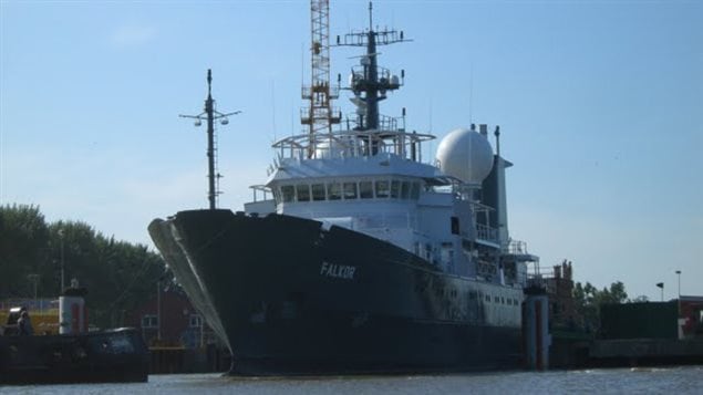 Le Falkor, un navire de recherche océanographique sophistiqué de 62 millions $, est financé par le Schmidt Ocean Science Institute, cofondé par le dirigeant de Google, Eric Schmidt, et son épouse Wendy.