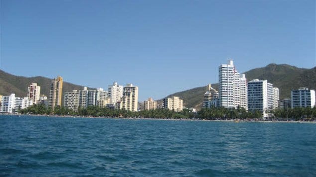 Imagen de la ciudad de Santa Marta, Colombia, en su zona turística.