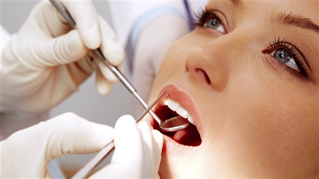 Un émail artificiel pourrait protéger les dents de la carie Un émail artificiel pourrait protéger les dents de la carie