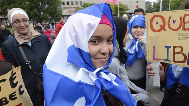 Manifestantes contre la charte des valeurs québécoises