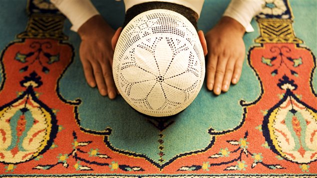 تأدية الصلاة