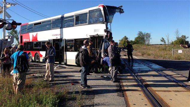 Tous les morts et les blessés hospitalisés étaient à bord de l'autobus. Via Rail a confirmé qu'aucun des 100 passagers du train n'avait subi de blessures.