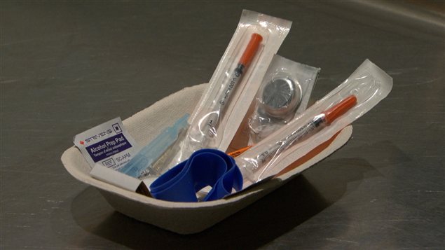 Instrumentos esterilizados ofrecidos a los toxicómanos en el Centro de Inyección Supervidada Insite en Vancouver.