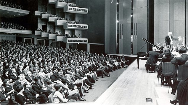 Concert avec Wilfrid Pelletier lors de l'inauguration de la Place des Arts, en 1963. Concert avec Wilfrid Pelletier lors de l'inauguration de la Place des Arts, en 1963.