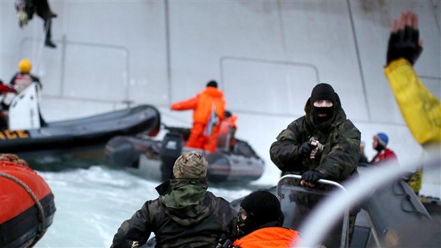 Des militants de Greenpeace se sont fait arrêter en Russie et pourraient être passibles de 15 ans de prison.