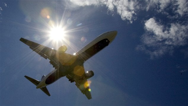 Prendre l'engagement de transférer les données personnelles de personnes voyageant par avion est une atteinte à leurs droits fondamentaux