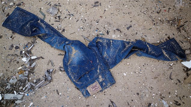 Un pantalon retrouvé près du bateau naufragé 