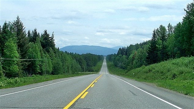 « L’autoroute des larmes » (the « Highway of Tears »), comme on l’a surnommée, est une portion d’autoroute de 800 kilomètres en Colombie-Britannique à l'Ouest du Canada où plus d’une douzaine de jeunes femmes autochtone ont disparu depuis 1994 ; là même où près de 20 jeunes femmes avaient disparu ou avaient été assassinées entre la fin des années 1960 et le début des années 1980. 