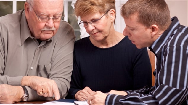 La proportion de ceux qui prévoient continuer à travailler après 65 ans au Canada a connu une croissance significative (13 % contre 5 % en 2003) et la proportion de ceux qui prévoient ne jamais cesser de travailler a plus que doublé (5 % contre 2 % en 2003).