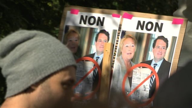 Une pancarte à la manifestation contre la charte des valeurs québécoises.