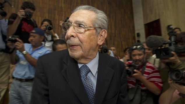 El ex dictador guatemalteco Efraín Ríos Montt cuando asistió al juzgado donde posteriormente fue condenado a 80 años de cárcel. La condena fue revocada y ahora lo enviaron a evaluación siquiátrica. 