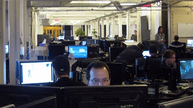 Des employés de la firme Ubisoft, à Montréal. La production de jeux vidéo est un secteur où il y a de la création d'emplois.