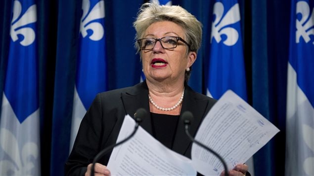 La ministre québécoise de l'Immigration Diane De Courcy estime qu'une fois de plus l'approche du gouvernement canadien sur les questions de citoyenneté diffère beaucoup de l'approche québécoise qu'elle estime moins punitive.
