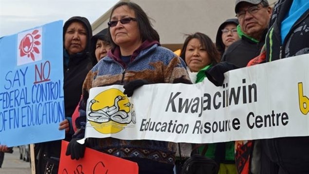原住民抗议新出台的原住民教育法案。