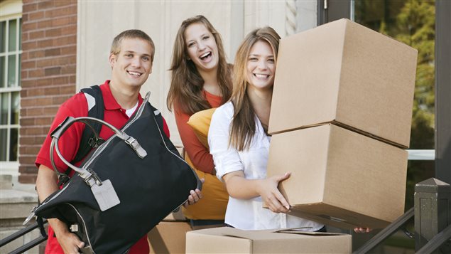 Des jeunes déménagent Des jeunes déménagent