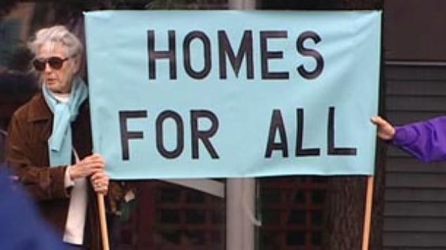 Des manifestants réclament du logement pour tous à Vancouver