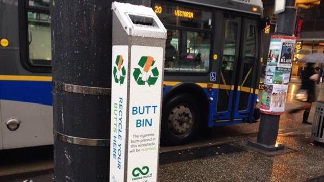 La ville de Vancouver indique que ce programme de recyclage des mégots de cigarettes est le premier de ce genre.