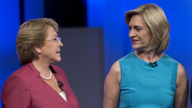 Michelle Bachelet et Evelyn Matthei
