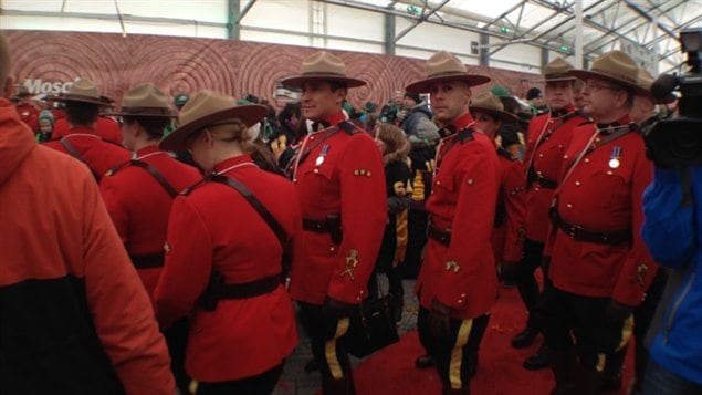 La coupe Grey était surveillée de près par la Gendarmerie royale du Canada lors du lancement des festivités à Regina mercredi.