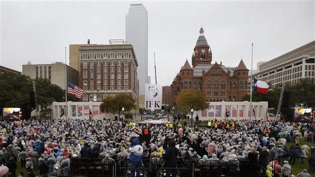 Imágenes de la conmemoración del asesinato del presidente estadoundiense John F. Kennedy, en Dallas, Texas, el 22 de noviembre.