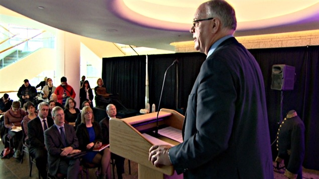Le président de l'Association canadienne des producteurs pétroliers, Dave Collyer, annonce le partenariat avec le Musée canadien des civilisations.
