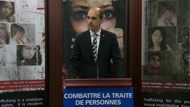 Steven Blaney, le ministre canadien de la Sécurité publique : « Des progrès importants ont été accomplis au cours de l'année écoulée, mais il reste encore beaucoup de travail à faire. Notre gouvernement renforcera les efforts qu'il a déployés à mesure que de nouvelles connaissances et de nouveaux renseignements seront dévoilés sur la portée et la nature de ce crime odieux d'esclavage des temps modernes au Canada ».