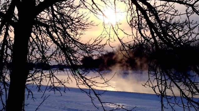 Presque tout le Canada est heurté par une vague de froid qui devrait se poursuivre jusqu'à samedi. Presque tout le Canada est heurté par une vague de froid qui devrait se poursuivre jusqu'à samedi. © Radio-Canada