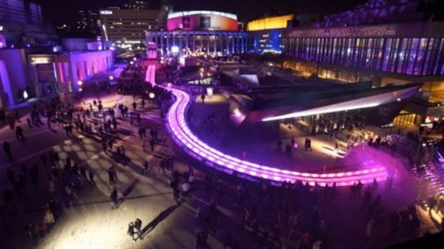 Le Festival des lumières de Québec à la fin décembre de l'an dernier. Québec se drape de neige et de froid, mais elle subit la concurrence de plus en plus vive de villes dans les pays scandinaves moins froides et plus proches du populeux marché de l'Europe de l'Ouest. La Russie gagne aussi en popularité.