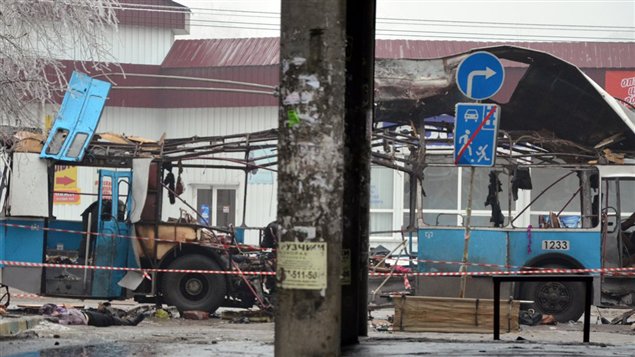 Vehículo destruido por el atentado. 