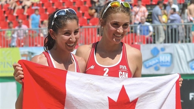 Melissa Humaña-Paredes y Taylor Pischke cuando ganaron la medalla de bronce.