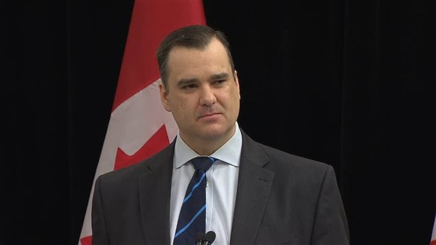 Le ministre canadien de l'Industrie, James Moore.