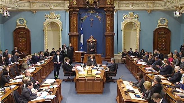 Les députés au salon bleu de l'Assemblée nationale (23 octobre 2013)