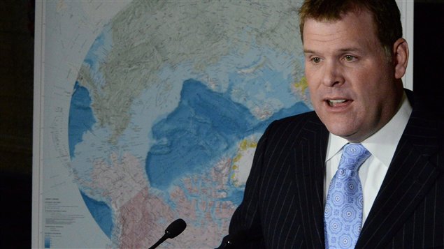 Le ministre canadien des Affaires étrangères John Baird souligne que l’obligation des visas n'est pas due au Mexique ni aux Mexicains, mais bien au coûteux et inefficace programme pour de réfugiés du Canada.
