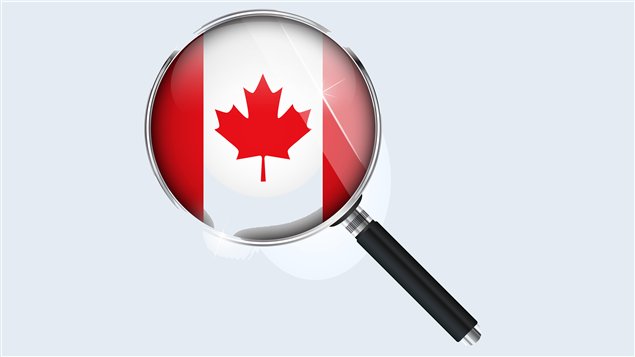 Selon le document, le Centre de la sécurité des télécommunications Canada (CST) a pu suivre les voyageurs à la trace pendant plusieurs jours dès qu'ils entraient dans les nombreux endroits au pays pourvus d'un réseau wifi, et même dans des aéroports américains.
