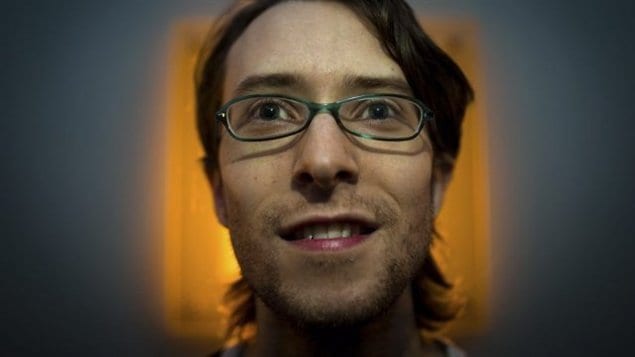 Alex Marion, 26 ans, est l'un des 75 Canadiens figurant sur la liste de Mars One. Ce résident de la ville de Surrey, dans la province de la Colombie-Britannique, affirme qu'il n'a aucune inquiétude quant à la sécurité de son éventuel voyage vers Mars : « les organisateurs n'enverront personne sur place à moins que toutes les installations soient prêtes ».