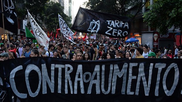 Manifestación contra el anuncio del aumento del precio del transporte público en Río de Janeiro el 20 de diciembre pasado. 