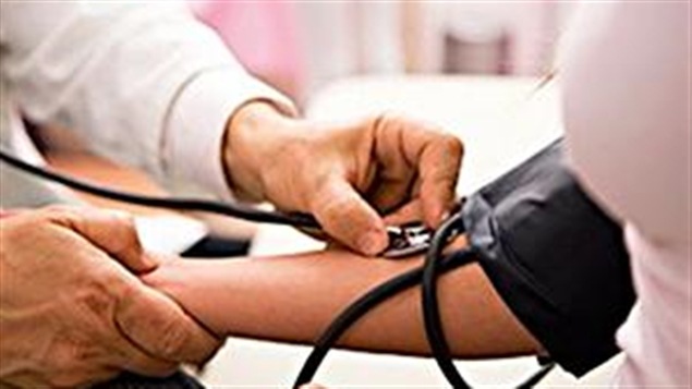 يخضع الأطباء المسنون في عدد من المقاطعات الكندية لعملية تقييم