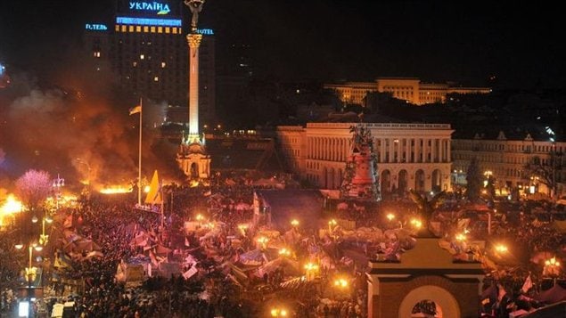 Affrontements entre manifestants et police anti-émeutes à Kiev, le 18 février 2014.