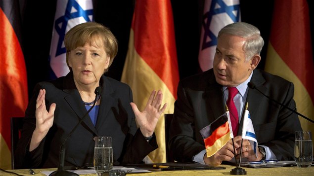 La Canciller alemana, Angela Merkel, acompañanada del primer ministro de Israél, Benjamín Netanyahu. Los dos dirigentes hablaron de Irán en una rueda prensa que se llevó a cabo en Jerusalén. 