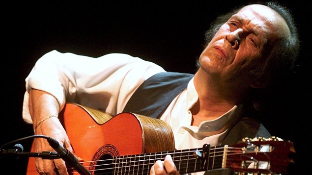 El gran guitarrista y principal exponente del flamenco: Paco de Lucía quien falleció en las últimas horas. Su partida deja un gran vacio en la música de cuerda del mundo.  