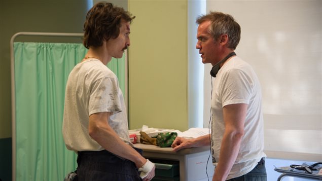 Matthew McConaughey et Jean-Marc Vallée sur le plateau de tournage de Dallas buyers club