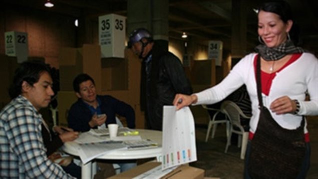 Varios miles de colombo-canadienses podrán votar, esta semana y en el mes de mayo, para escoger a sus representantes en el parlamento y su nuevo presidente.  
