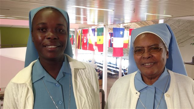 Sœur Kaline Honoré, directrice de l’école Saint François de Sales et soeur Gisèle Chaperon, directrice de l’école de formation professionnelle Sgt Mark Gallagher.