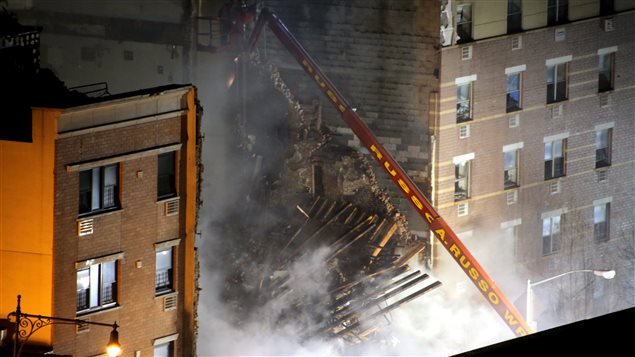 Explosión derrumbó dos edificios de apartamentos en Harlem, Nueva York.