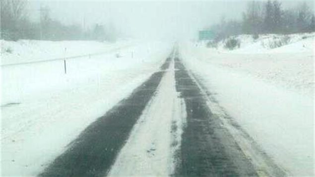 140313_q98vd_tempete-moncton-route_sn635
