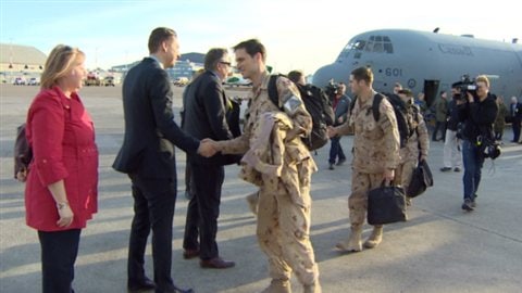 Accueil des militaires de retour à Edmonton après leur dernière mission en Afghanistan en mars 2014.