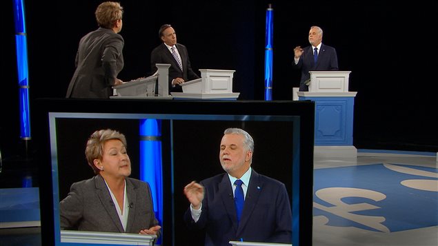 Un moment du débat des chefs entre la première ministre indépendantiste, Pauline Marois, et le chef du Parti libéral du Québec, Pierre Couillard.